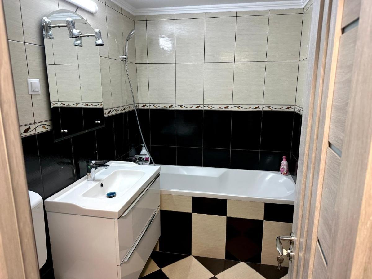 Royal Apartment Buzău Extérieur photo